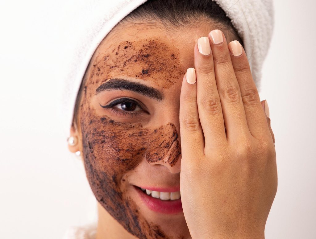 Chemical vs Physical Exfoliants: What’s the Difference and Which Is Best for You? ✨